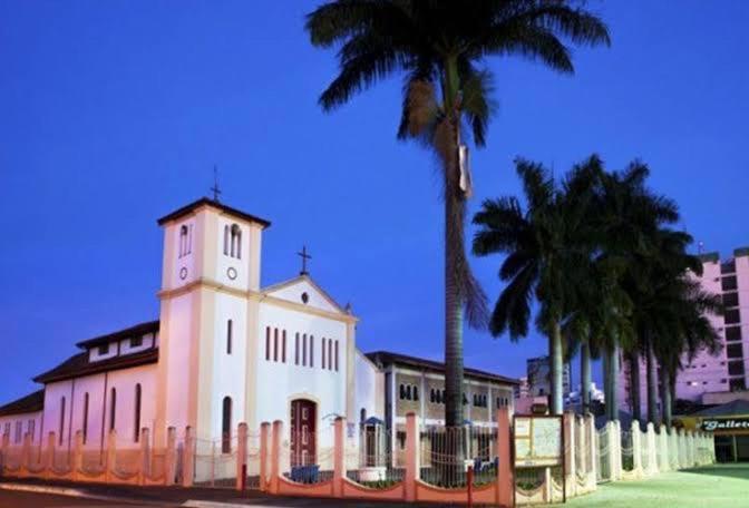 Hotel Golden Dolphin Com Cafe Da Manha! Piscinas 24H Caldas Novas Buitenkant foto